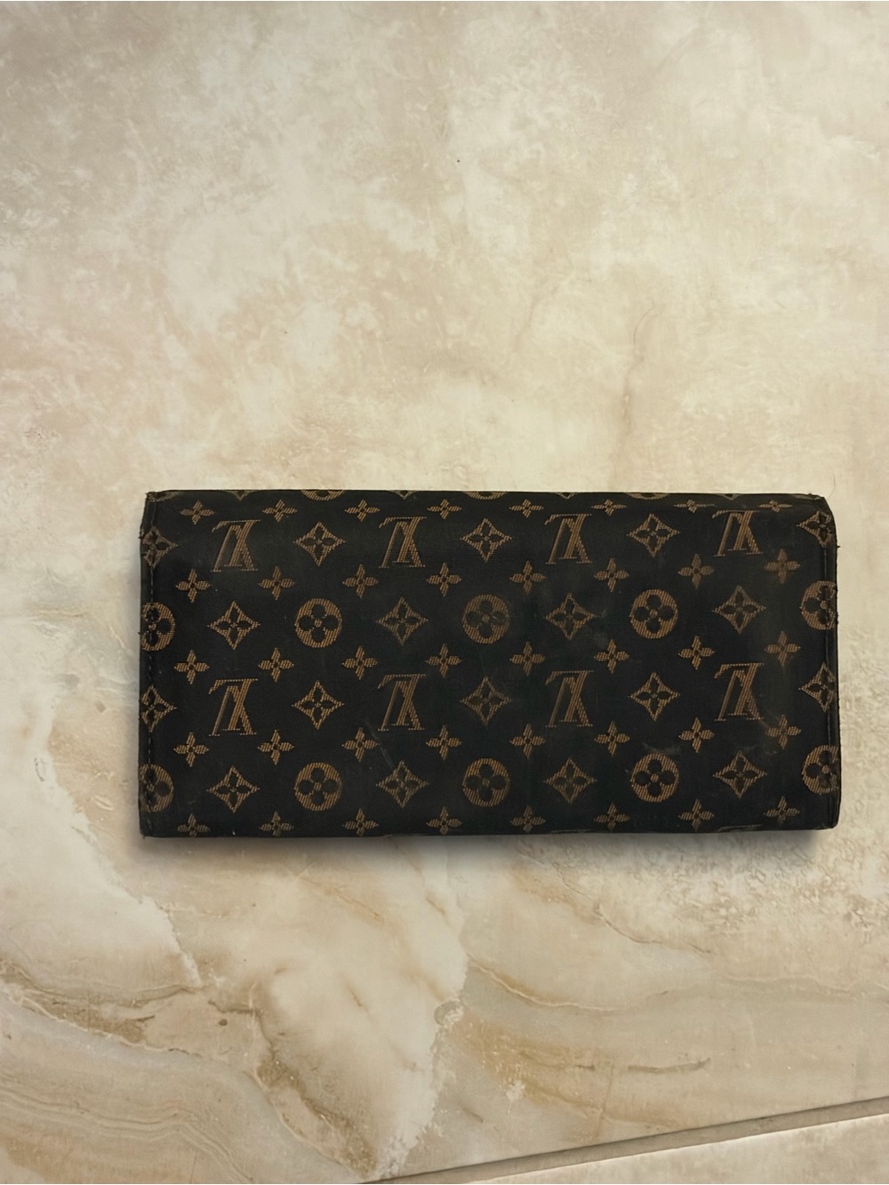 Authentic Louis Vuitton vintage Sarah Long Wallet - Brown on Black
